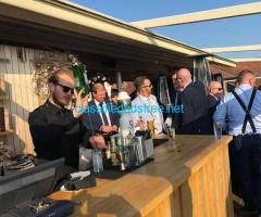 Mobile Bar Hire Services: Perfect for Weddings and Parties